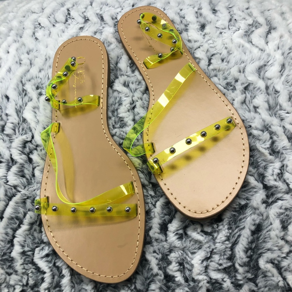 New Without Box Olivia Jaymes Neon Lime Yellow Jelly Sandals Slide-On Flip Flops